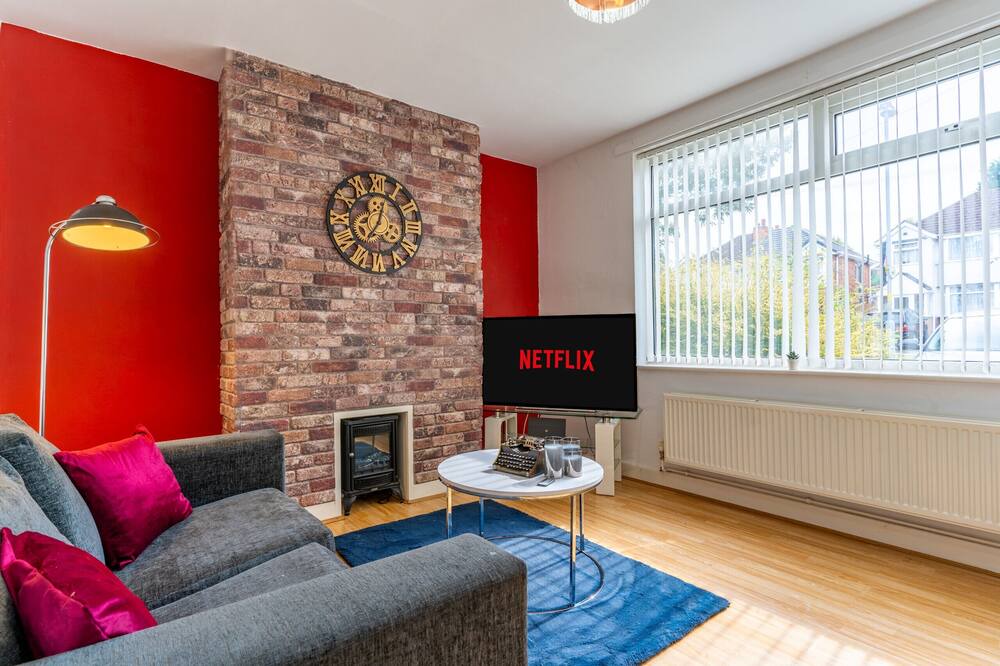 Photo of Livingroom in Sheldon