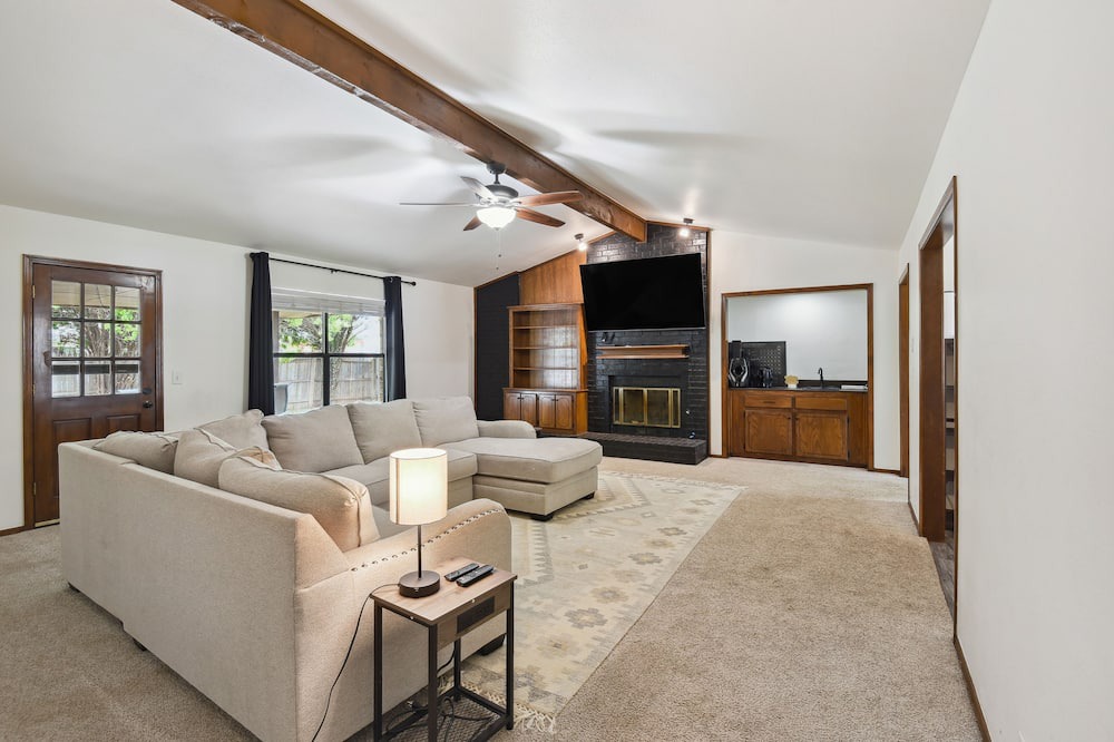 Photo of Livingroom in Edmond