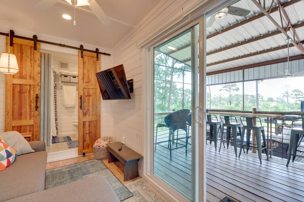 Photo of Livingroom in Bastrop