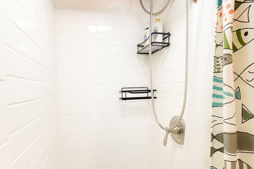 Photo of Bathroom in Bark Point