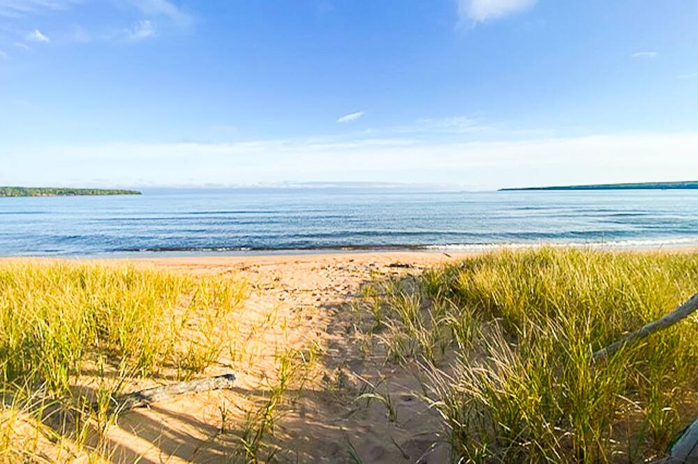 Photo of Others in Bark Point