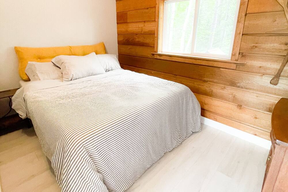 Photo of Bedroom in Bark Point
