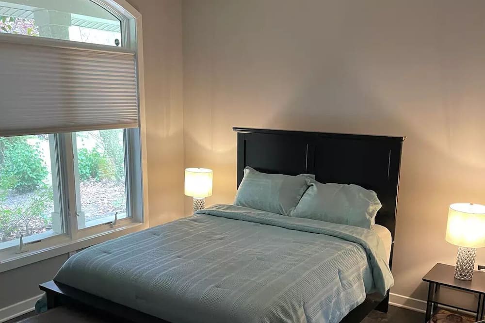 Photo of Bedroom in Sewell