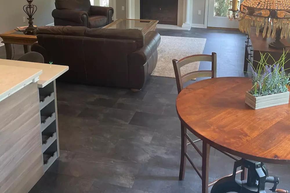 Photo of Livingroom in Sewell