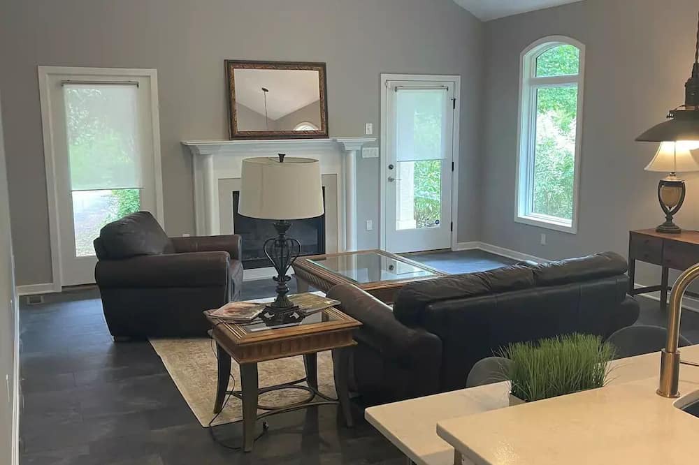 Photo of Livingroom in Sewell