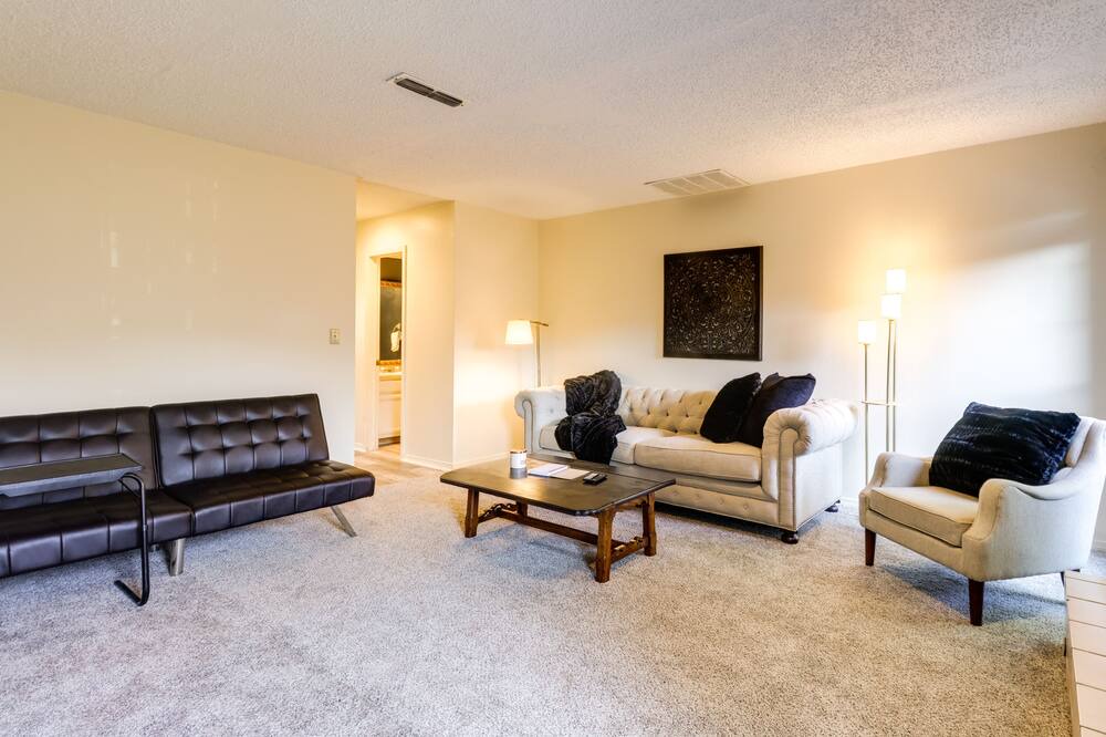 Photo of Livingroom in Tulsa