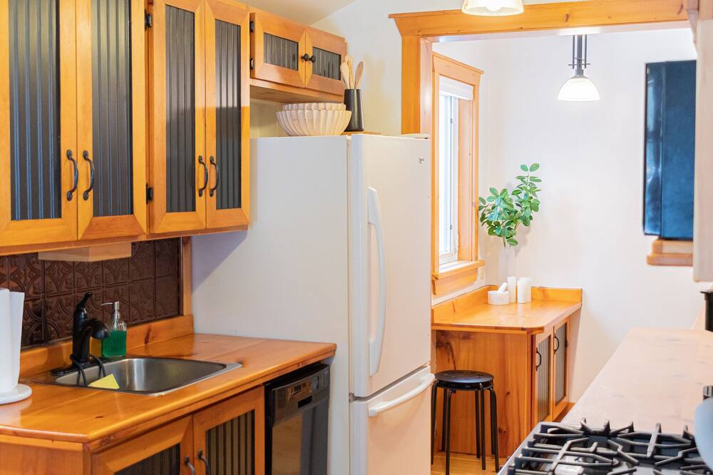 Photo of Kitchen in Utterson