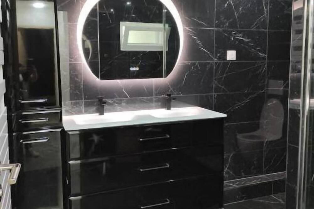 Photo of Bathroom in Ecouen