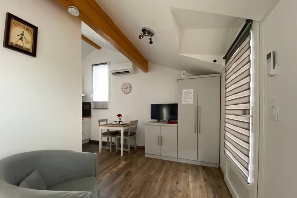Photo of Livingroom in Bonnefoy-Roseraie-Gramont