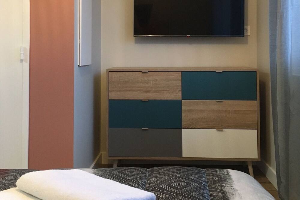 Photo of Bedroom in Arenes Romaines - Saint-Martin-du-Touch