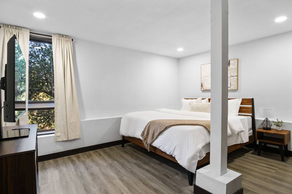 Photo of Bedroom in Moraga