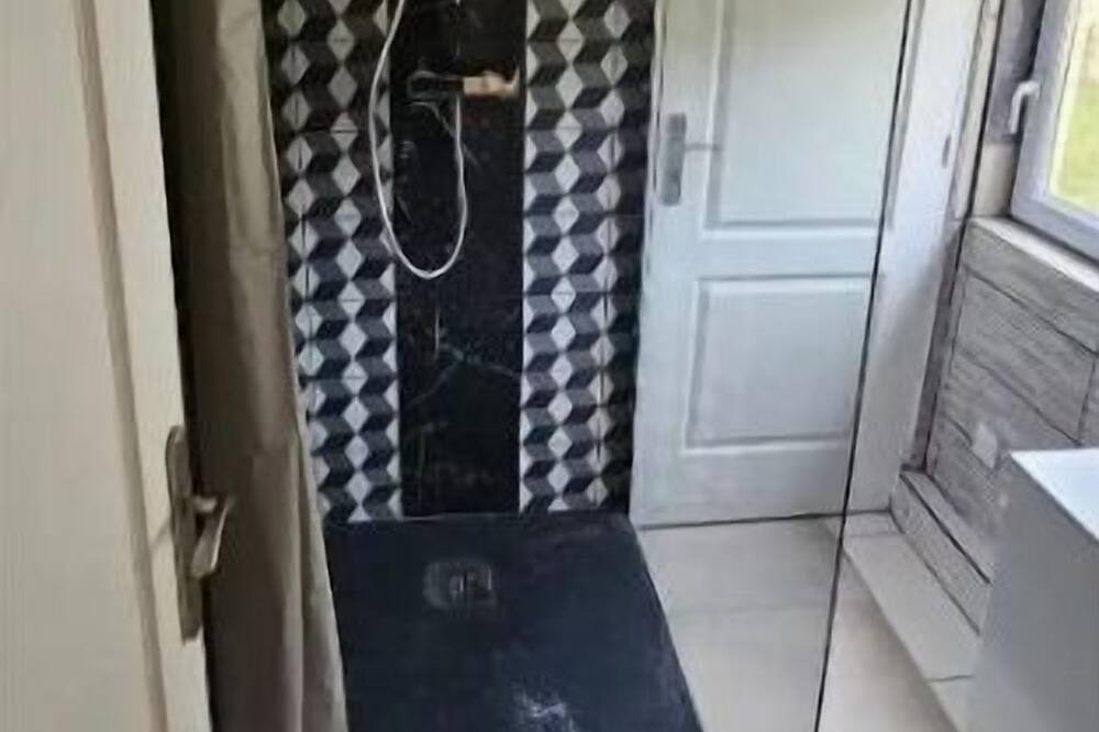 Photo of Bathroom in Ecouen