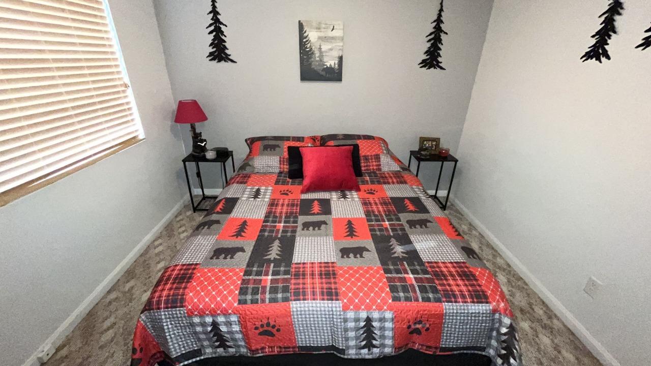 Photo of Bedroom in Cookson