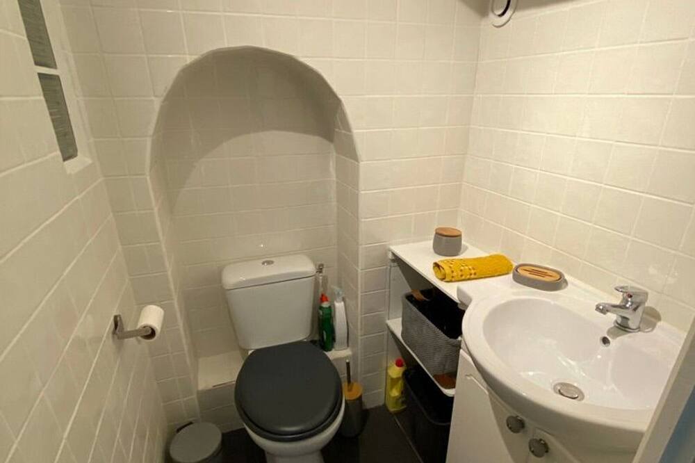 Photo of Bathroom in Molieres