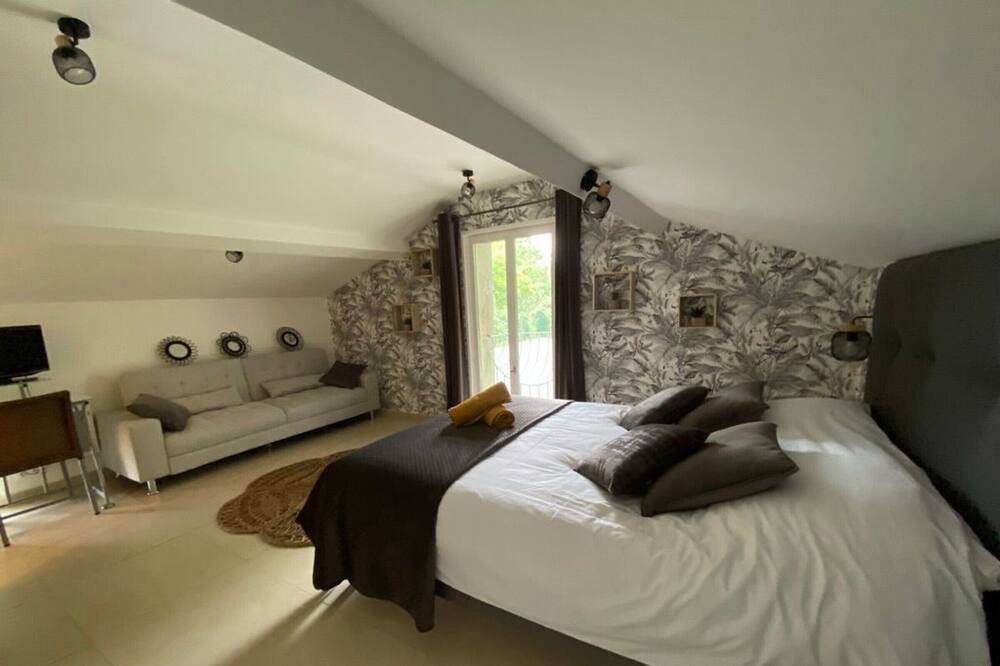 Photo of Bedroom in Molieres