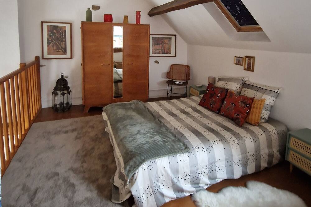 Photo of Bedroom in Thiers-sur-Theve