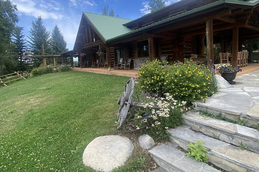 Photo of Others in Roberts