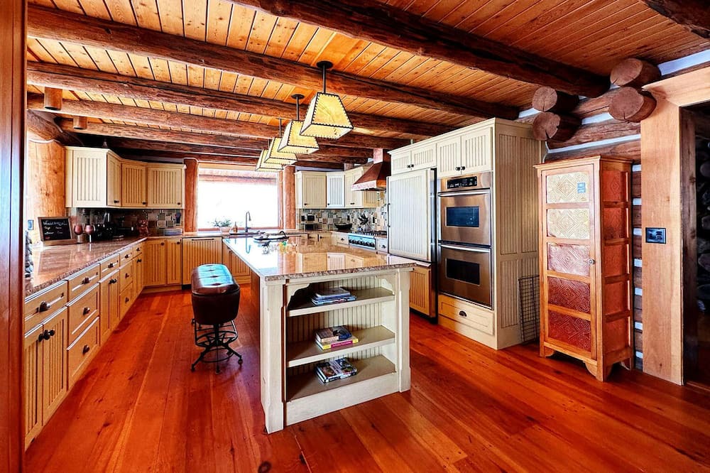 Photo of Others in Roberts