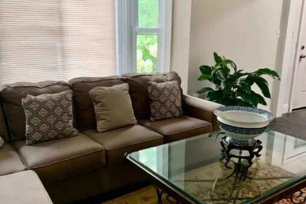 Photo of Livingroom in Sterling Forest