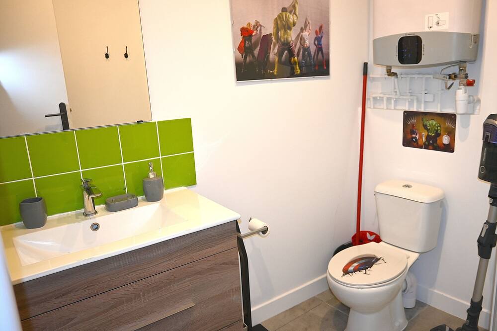 Photo of Bathroom in Villeneuve-sous-Dammartin
