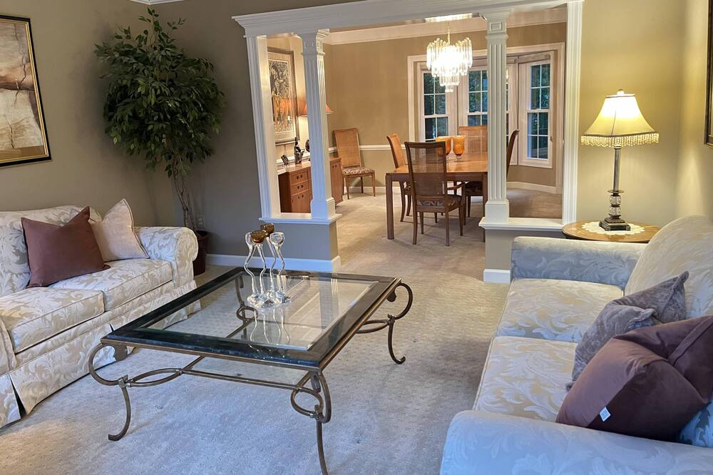 Photo of Livingroom in North Potomac