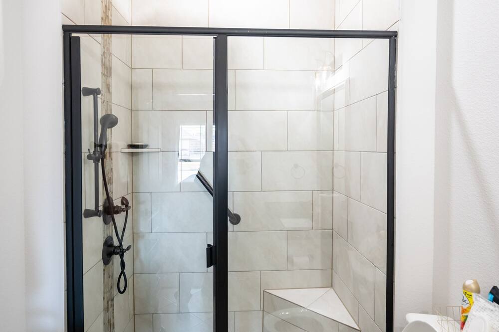 Photo of Bathroom in Royse City