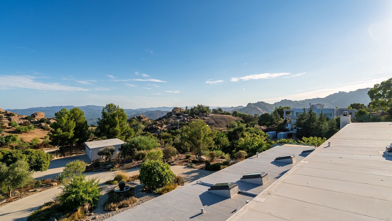 Photo of Outdoor in Canoga Park