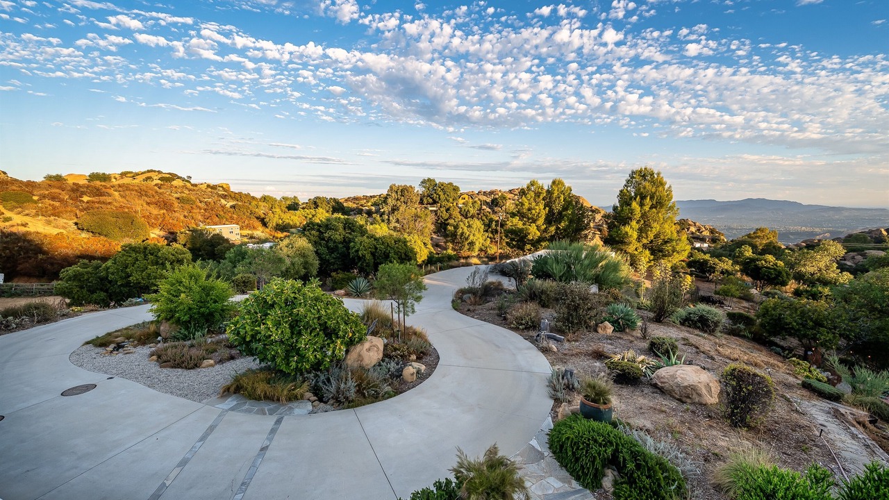 Photo of Outdoor in Canoga Park