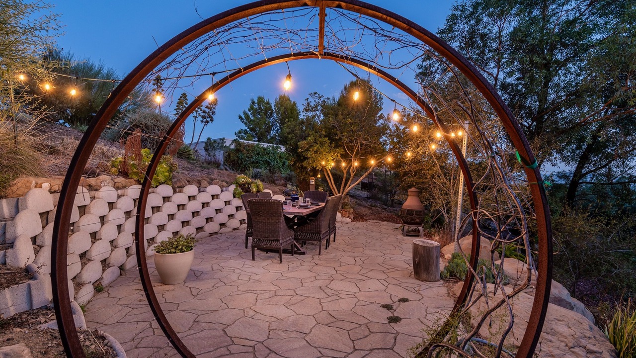 Photo of Outdoor in Canoga Park