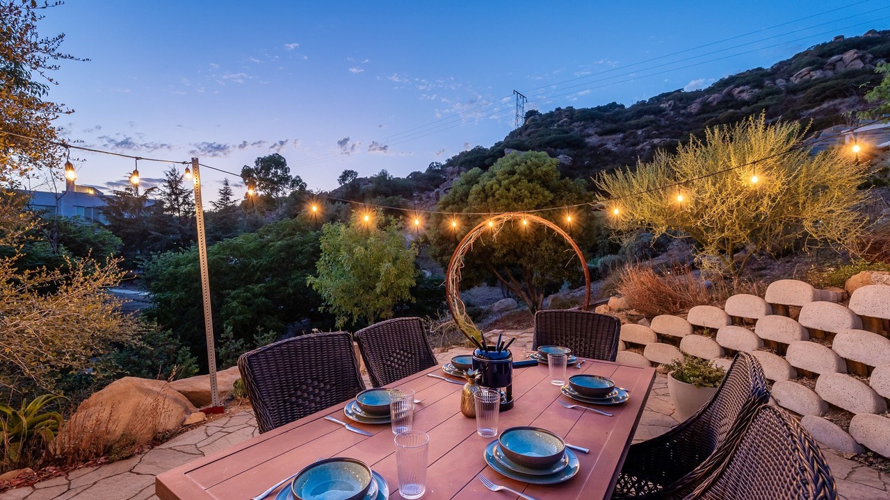 Photo of Outdoor in Canoga Park
