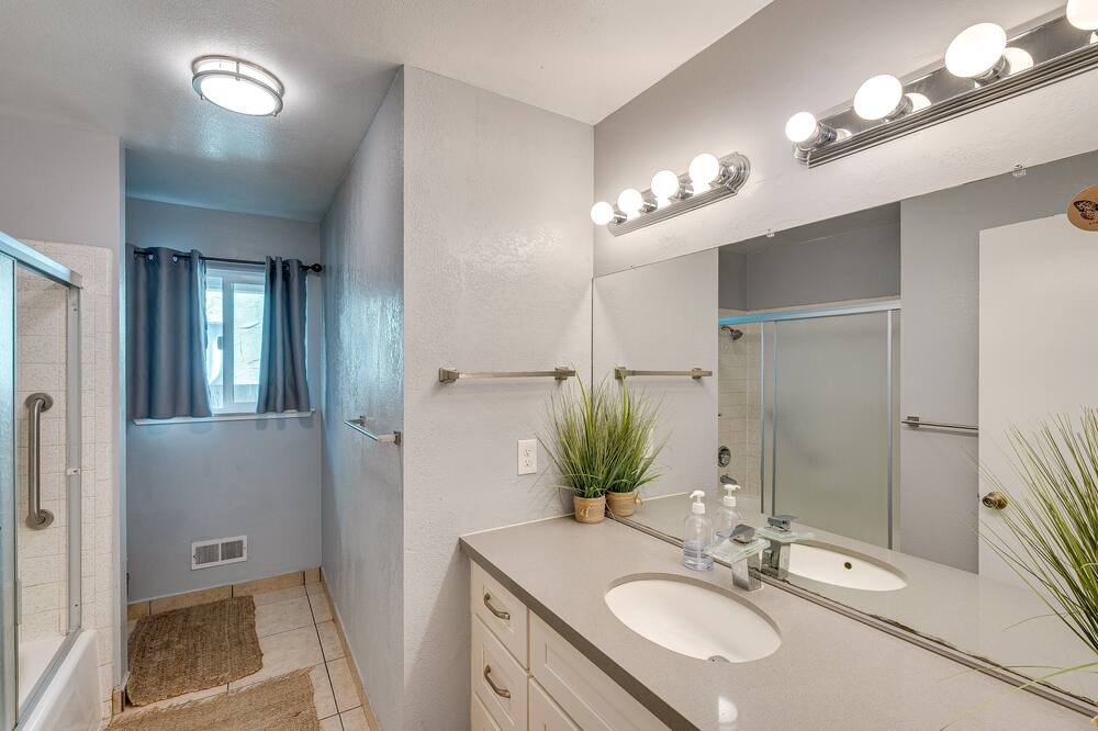 Photo of Bathroom in Pocket