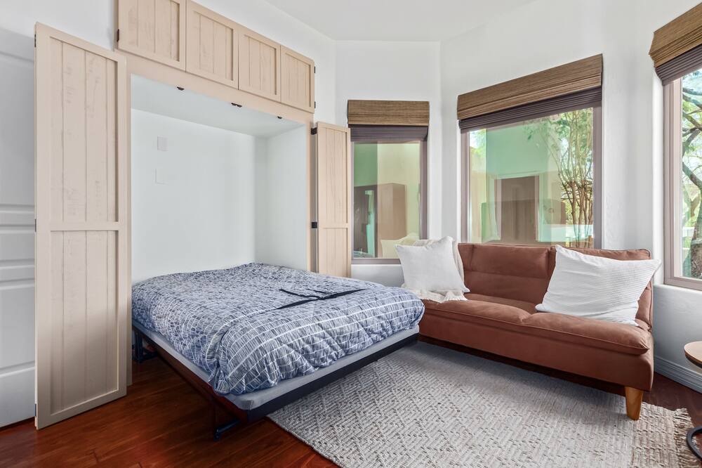 Photo of Livingroom in Legend Trail