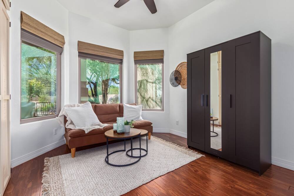 Photo of Livingroom in Legend Trail