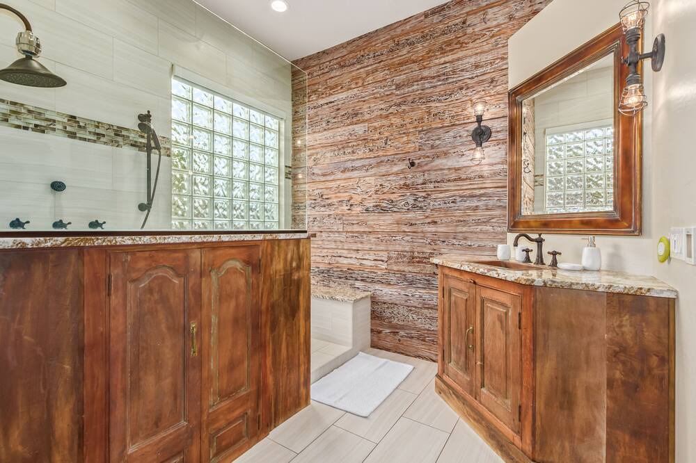 Photo of Bathroom in Legend Trail