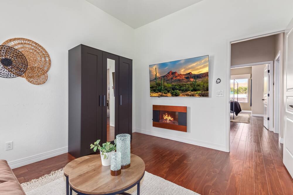 Photo of Livingroom in Legend Trail