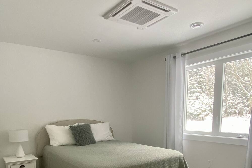 Photo of Bedroom in Yarmouth County