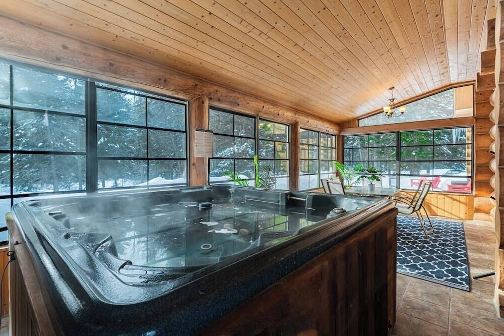 Photo of Bathroom in Fiddler Lake Resort