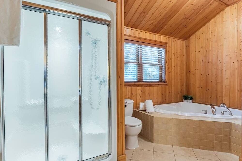 Photo of Bathroom in Fiddler Lake Resort