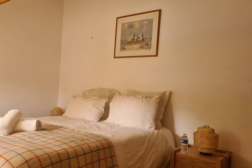 Photo of Bedroom in La Ferte-Saint-Aubin