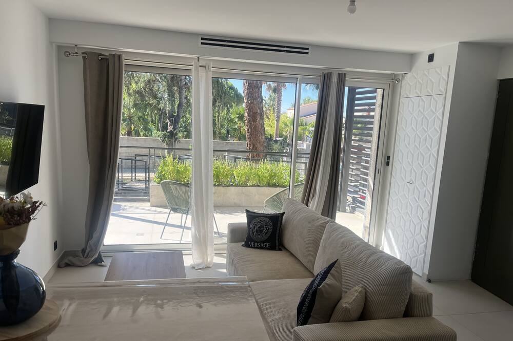 Photo of Livingroom in Juvignac