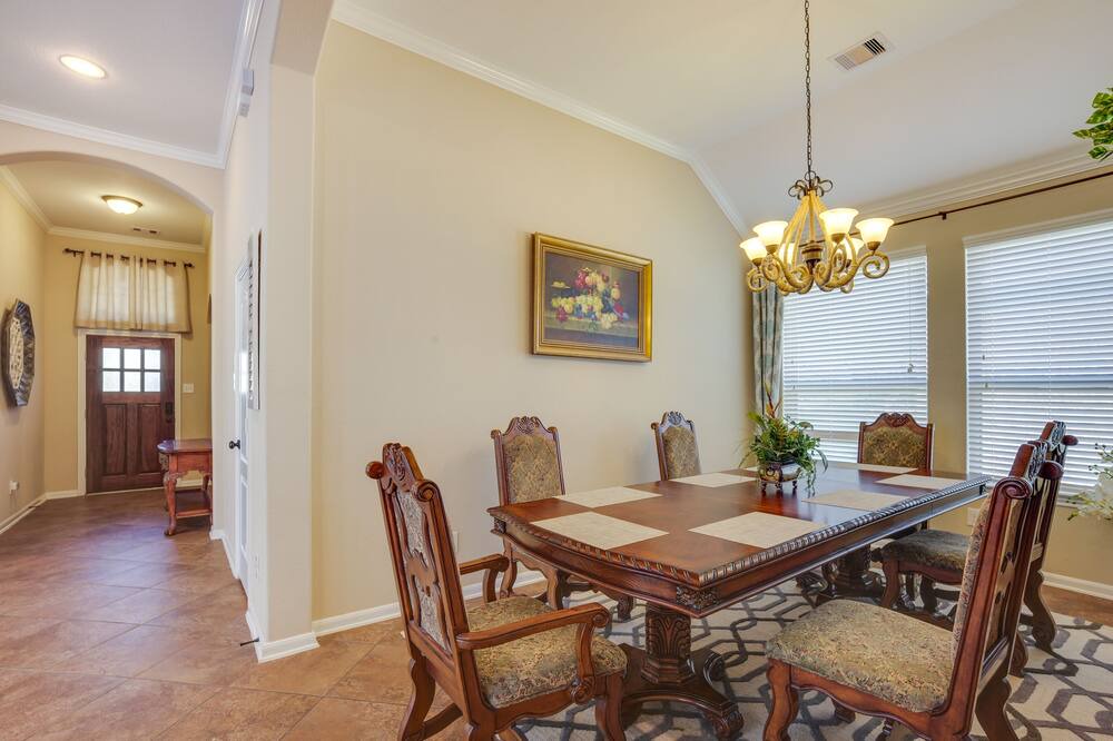Photo of Livingroom in Spring
