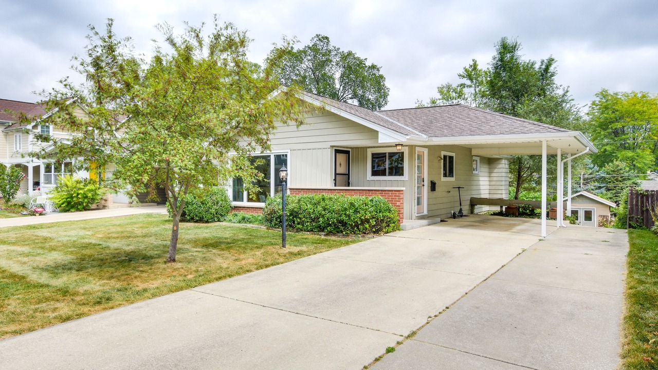 Photo of Outdoor in Glen Ellyn
