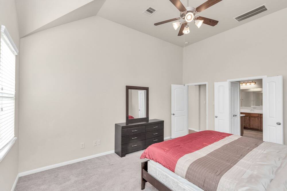 Photo of Bedroom in Katy