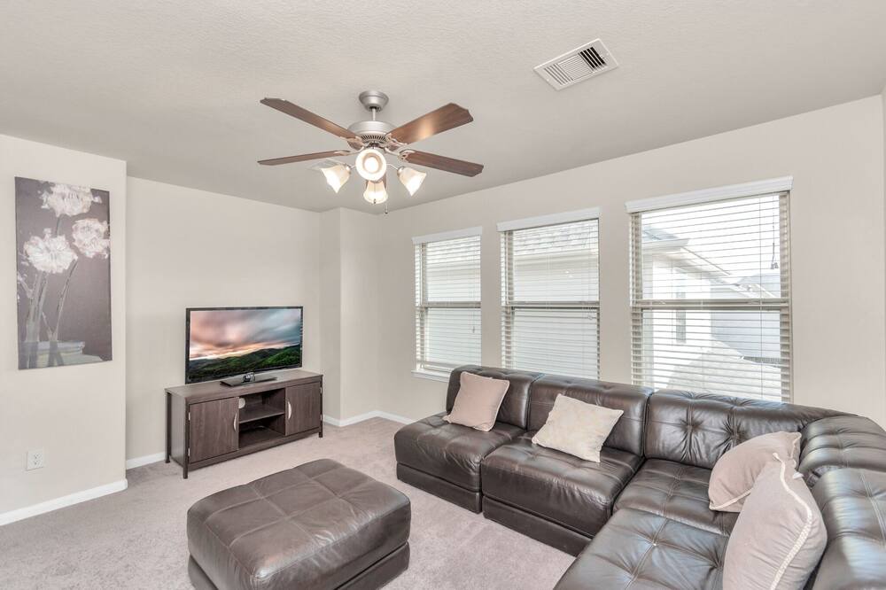Photo of Livingroom in Katy