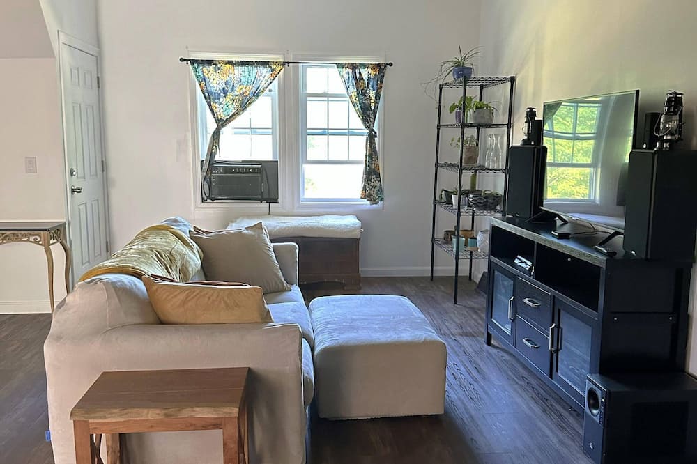 Photo of Livingroom in Hooksett