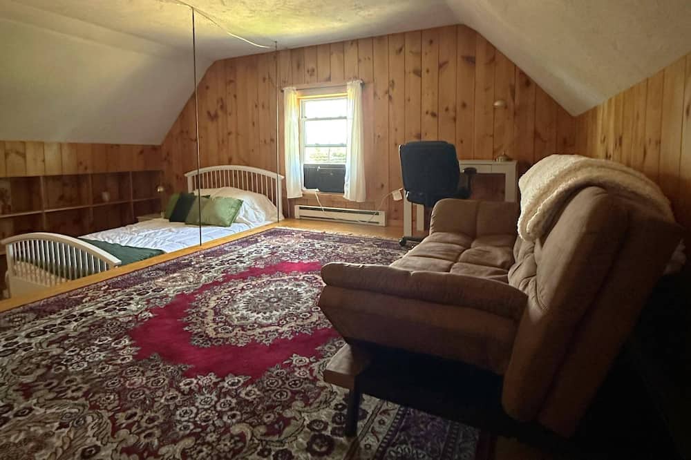 Photo of Livingroom in Hooksett