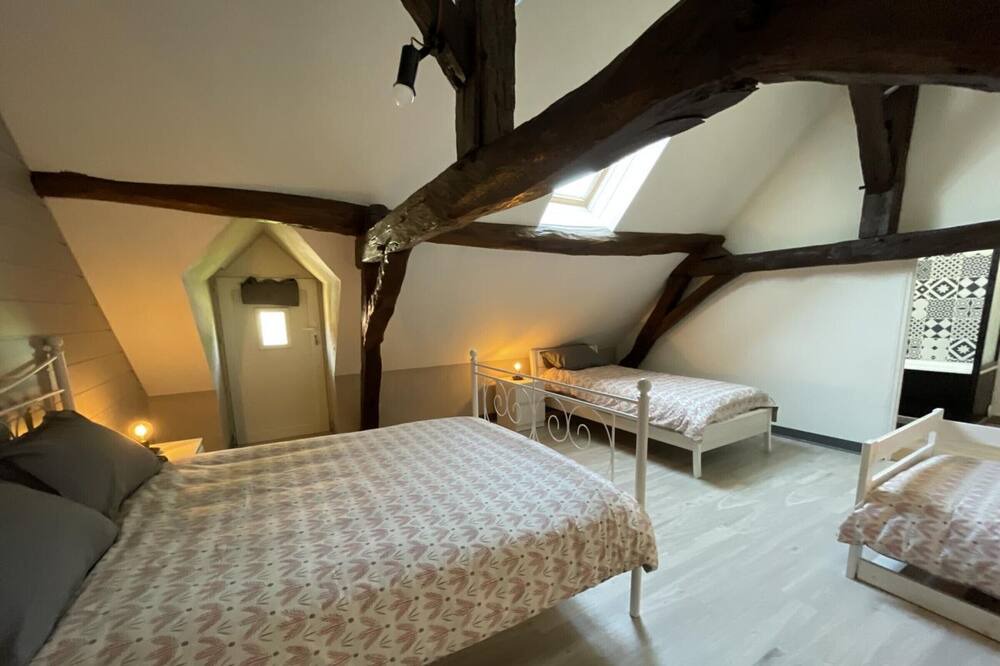 Photo of Bedroom in Manthelan