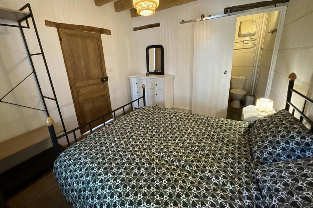 Photo of Bedroom in Manthelan