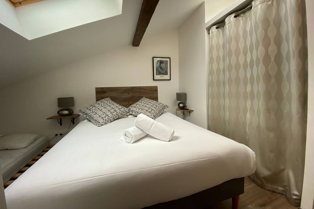 Photo of Bedroom in Bonnefoy-Roseraie-Gramont