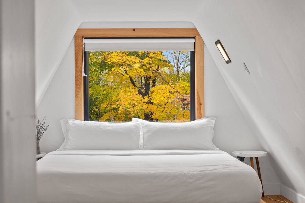 Photo of Bedroom in Beamsville